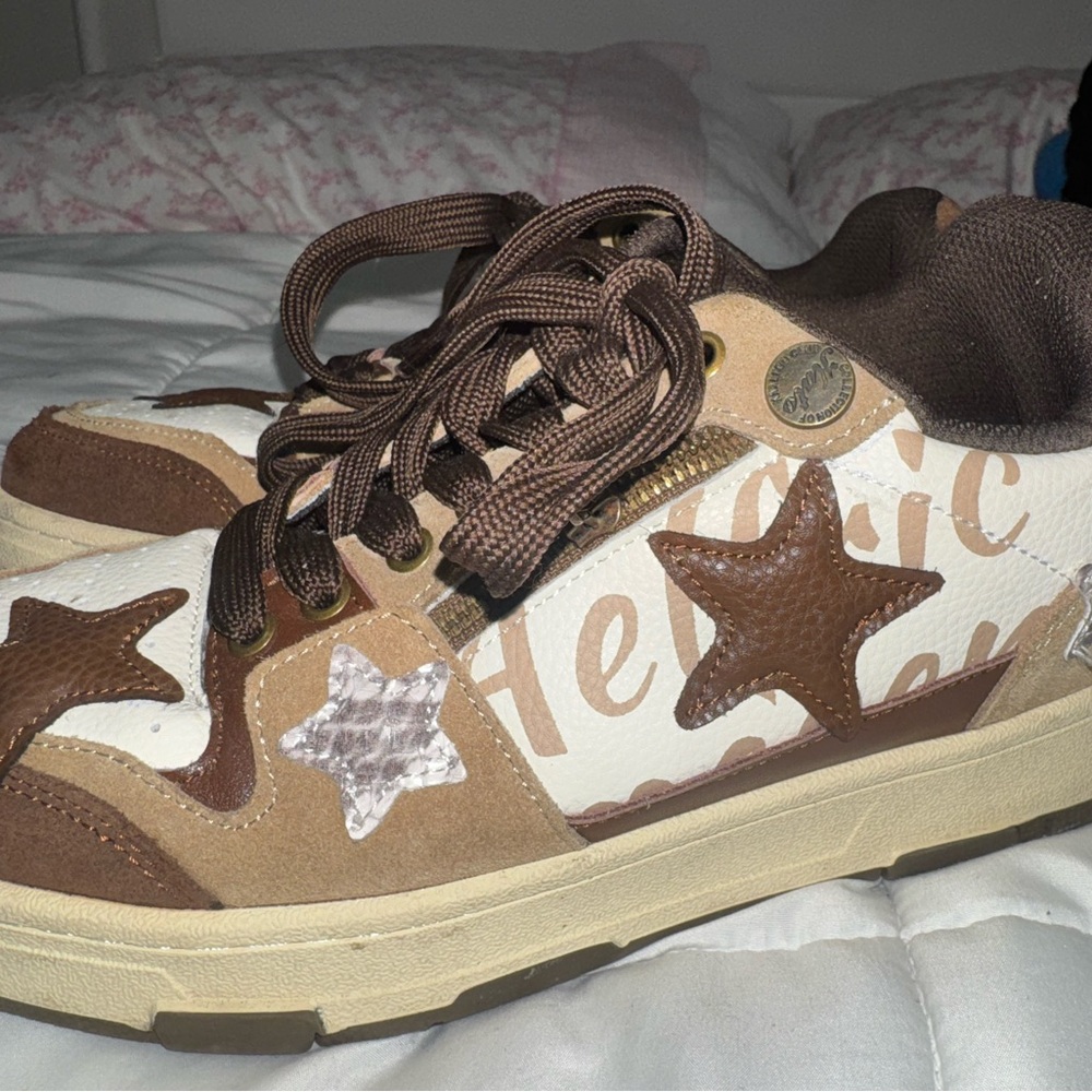 Aelfric Eden Brown and Cream Star Sneakers